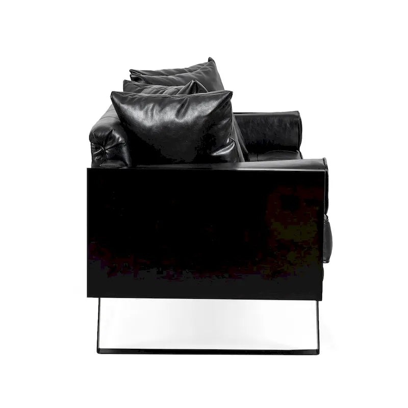 Brązowa sofa 3-osobowa z imitacji skóry z poduszkami ozdobnymi i czarną metalową podstawą