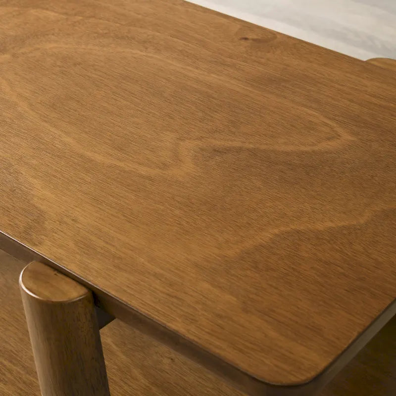 Nowoczesny stolik końcowy z drewnianą półką w stylu Mid-Century
