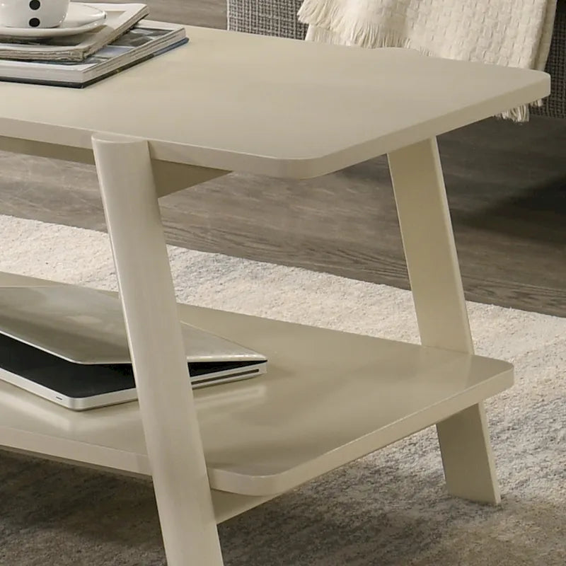Nowoczesny stolik końcowy z drewnianą półką w stylu Mid-Century