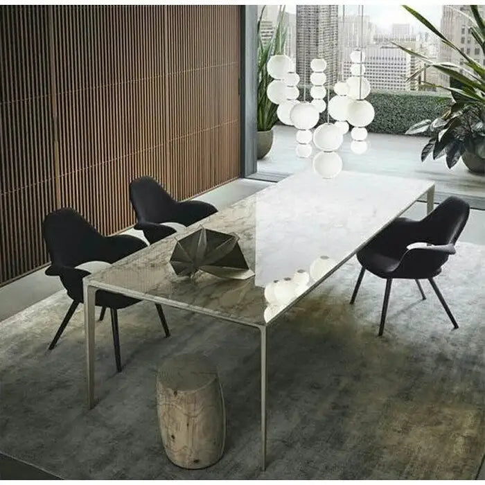 Tapicerowane krzesło jadalniane Mid-Century Modern z podłokietnikami, nogi orzechowe, 8 kolorów