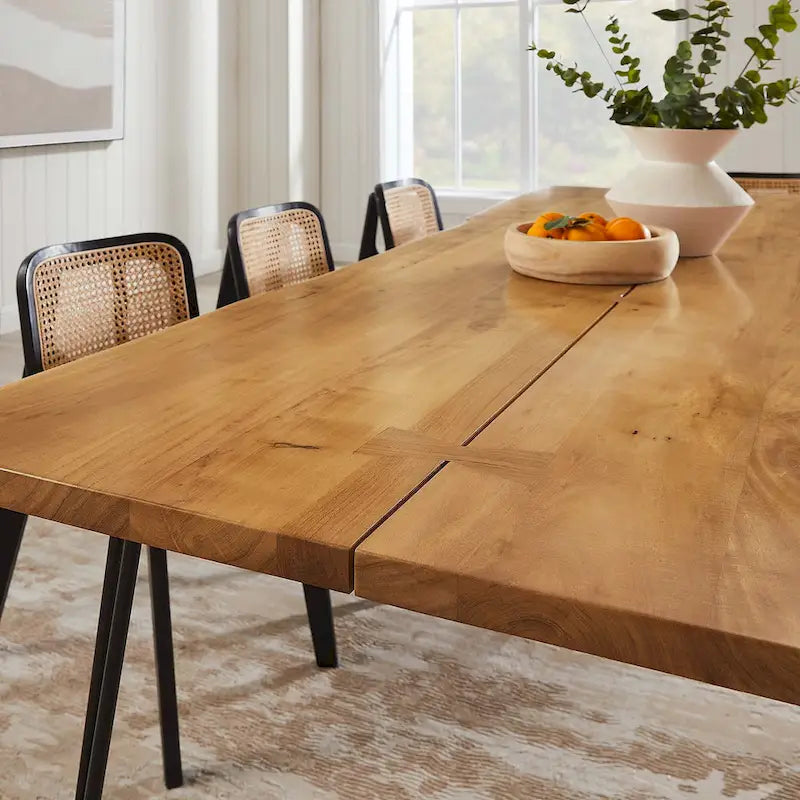 Stół jadalniany z drewna akacjowego Live Edge, blat z naturalnego drewna, czarne nogi Hairpin
